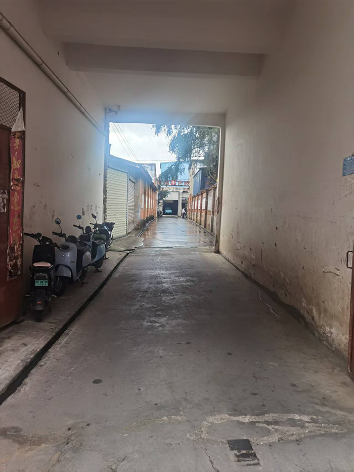 官南大道六甲严家村253号500平方米厂房、仓库出租