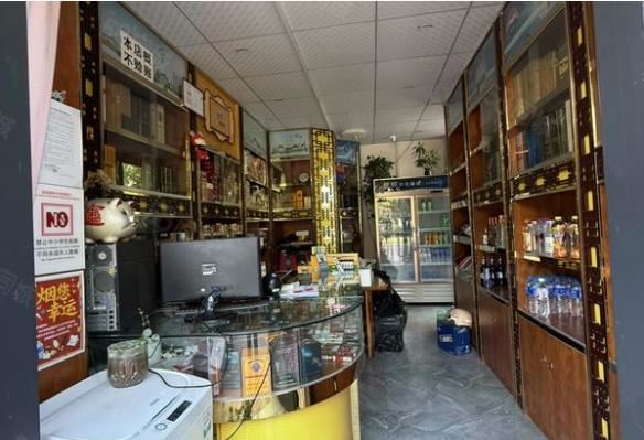 十字路口临街店铺出租