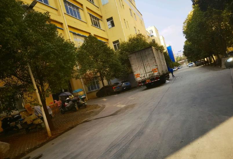 嵩明杨林恒宸工业园1500㎡仓库出租（房东直租）