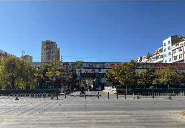 个人出租｜官南大道核心临街厂房2466㎡ 全业态适配